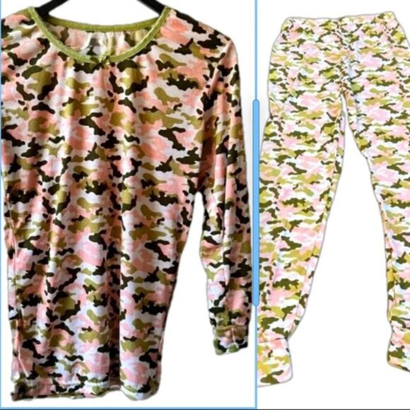 Pink camouflage Pajamas set size Large Girls 2 piece bedtime sleepwear pjs tween - Picture 1 of 4